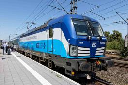 EC CD Außenansicht Lok BR 193