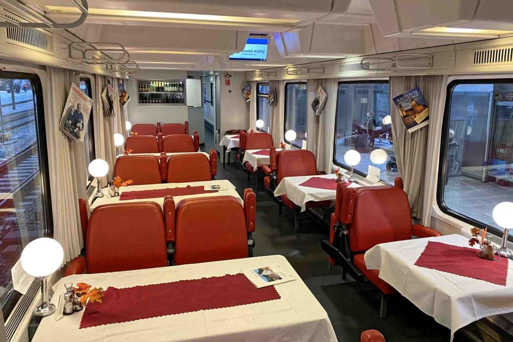 EC CD Bordrestaurant