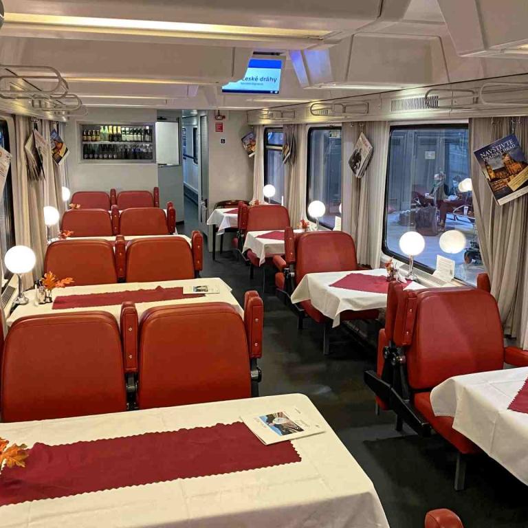 EC CD Bordrestaurant