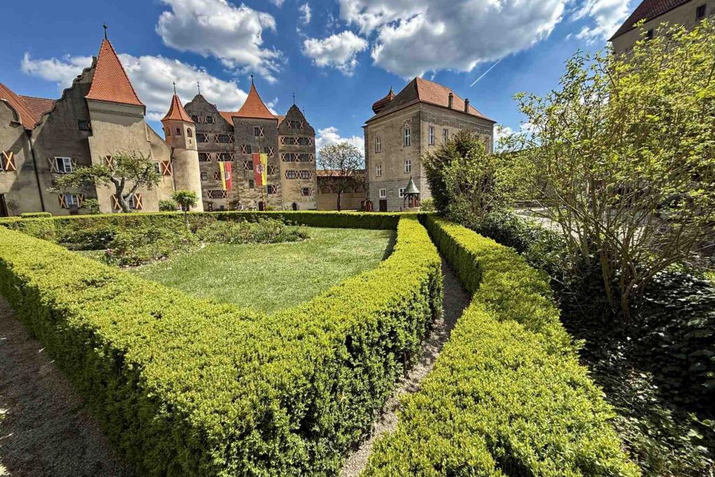 Burg Harburg Schlosspark