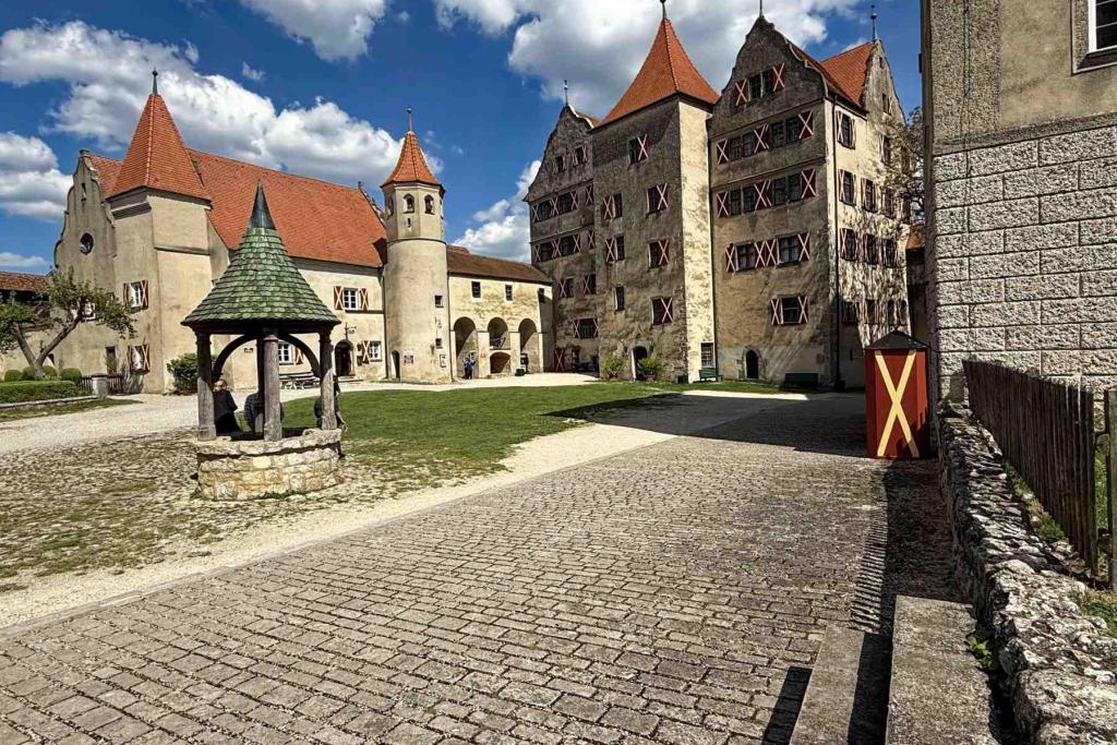 Burg Harburg Schlosskirche und Fürstenbau