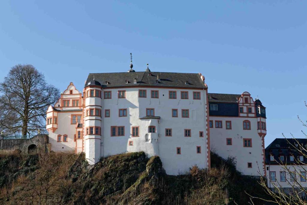 Schloss Weilburg