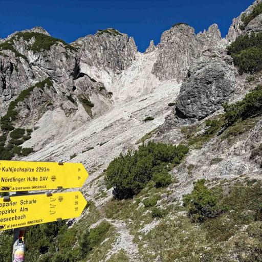 Wanderweg Eppzirler Scharte Wegweiser