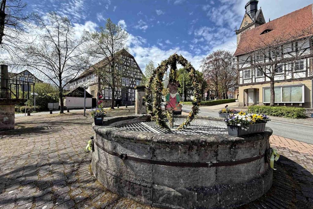 Korbach Marktplatz Osterbrunnen