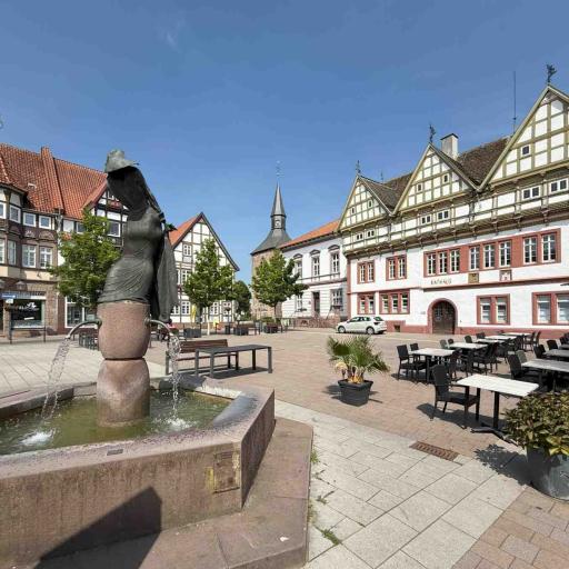 Blomberg Rathaus mit Alheyd Brunnen