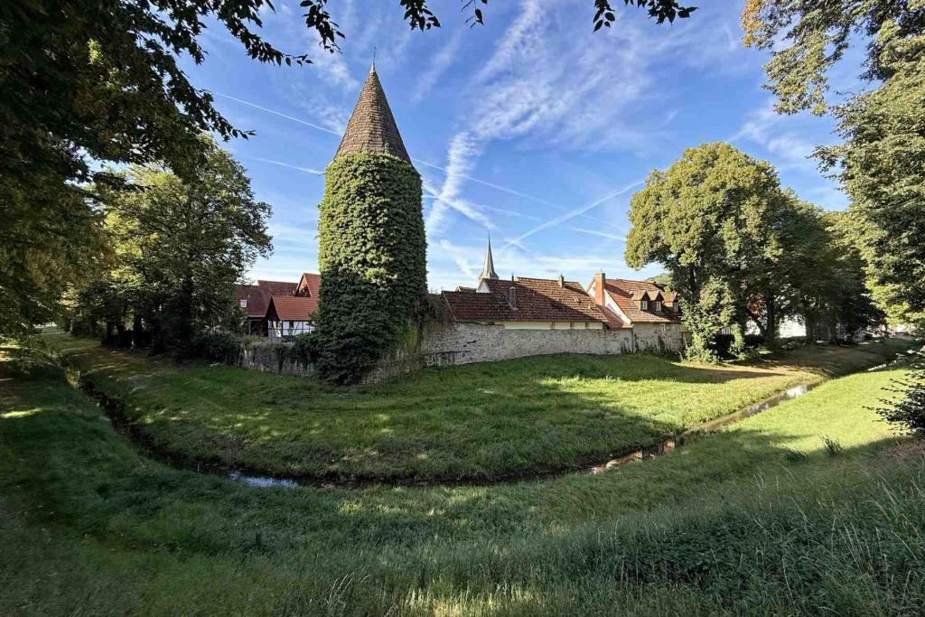 Lüdge Wehrturm im Winkel