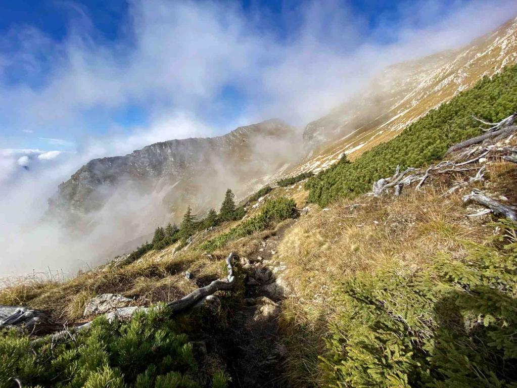 Wanderweg zum Geißfußsattel