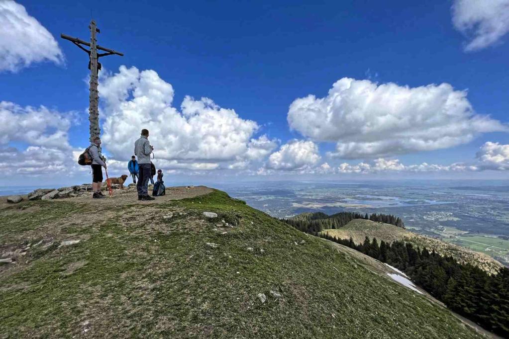 Hinteres Hörnle Gipfelkreuz Ammergauer Alpen