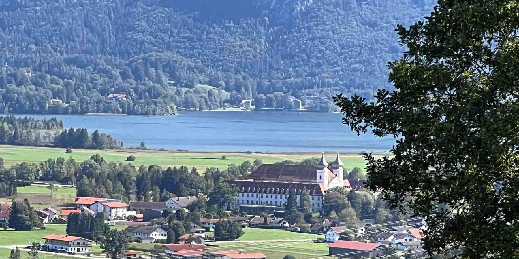 Wanderung Schlehdorf Blick Kloster