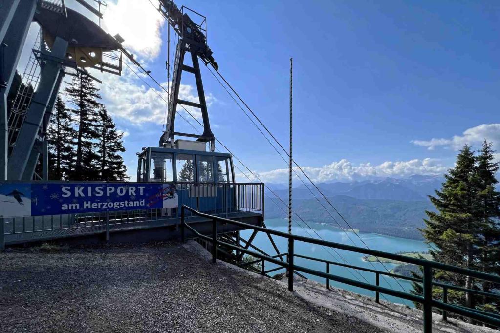 Herzogstandbahn Bergstation Gondel